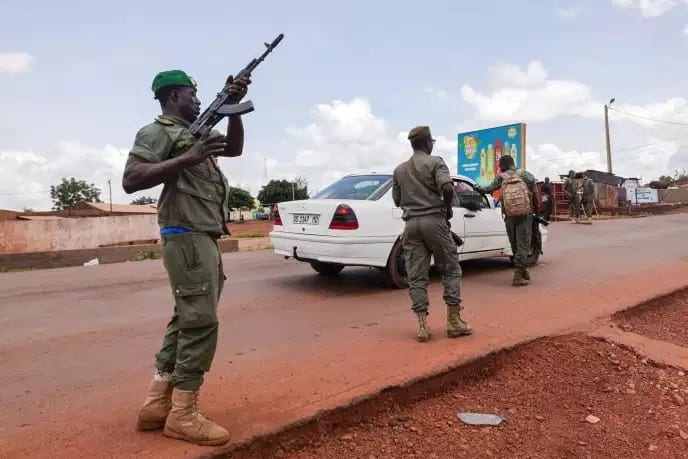 Confusion Au Mali Après Des Coups De Feu Un Camp Militaire Début De Rassemblement Bamako 1