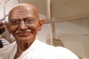 Des Lunettes De Gandhi Vendues 340 000 Dollars Aux Enchères