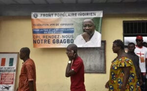 Dépôt De Candidature Ce Jour Du Président Gbagbo Par Ses Camarades De Lutte À La Cei.