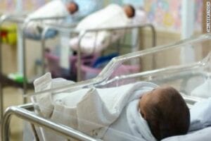 Étude : Les Bébés Noirs Ont Trois Fois Plus De Chances De Mourir Lorsqu’ils Sont Soignés Par Des Médecins Blancs