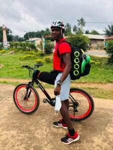 Fulbert Effoe, L&Rsquo;Homme Qui Fait Le Tour Du Togo Sur Un Vélo