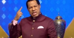 «Les Africains Doivent Cesser De Prétendre Être Noirs, Le Noir Est Le Mal» – Pasteur Chris Oyakhilome