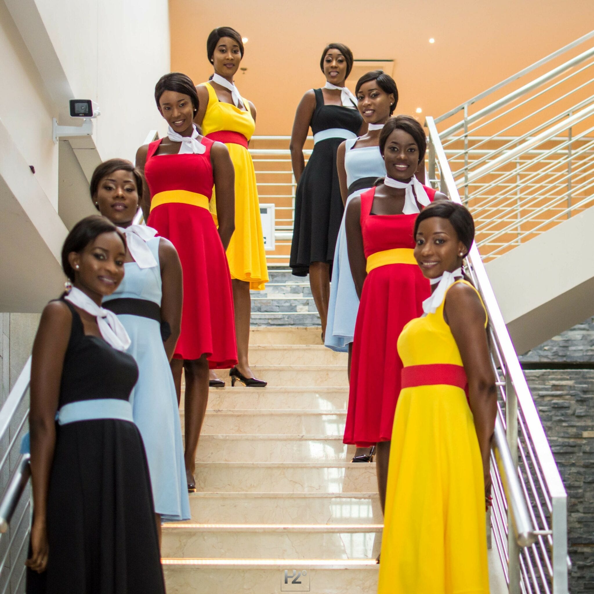 Cameroun : Avis De Recrutement Pour Hôtesses Chez Hightech Cameroun