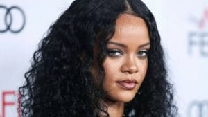 Rihanna S&Rsquo;En Prend À Son Sosie Brésilienne Qui Fait Le Buzz