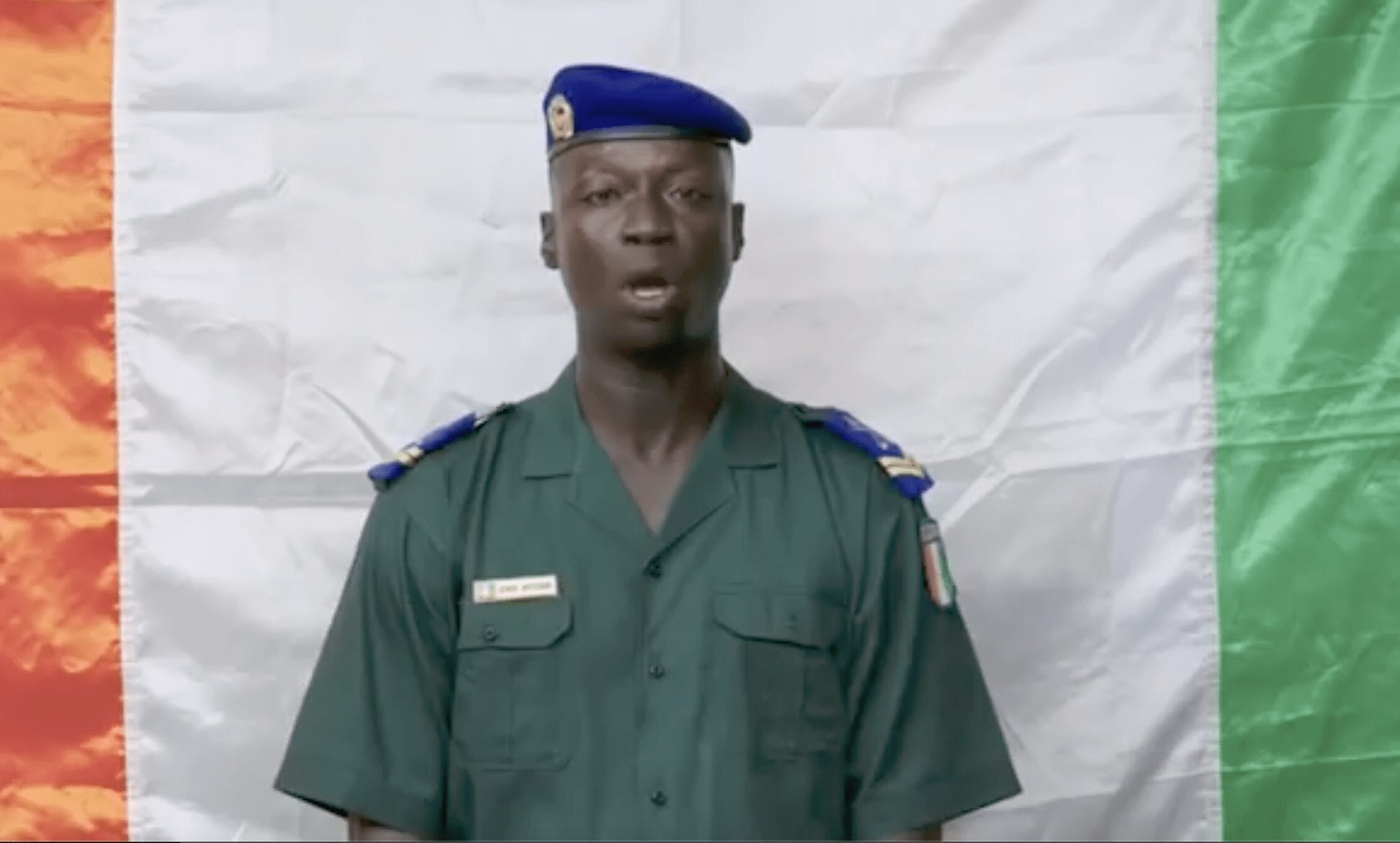 Un Militaire Dit Non Au Troisième Mandat D’alassane Ouattara Visage Découvert (Vidéo)
