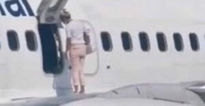 Vidéo: Une Femme Fait Une Promenade Sur Une Aile D’avion Car Elle Avait “Trop Chaud”