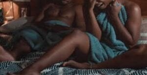 Cameroun : Un Époux Surprend Son Épouse En Flagrant Délit D’adultère, La Réaction De La Femme Vous Surprendra!