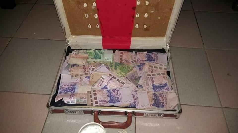 Porte-monnaie magique : 02 Béninois en prison après avoir escroqué 02 Camerounais à hauteur de 4 millions FCFA