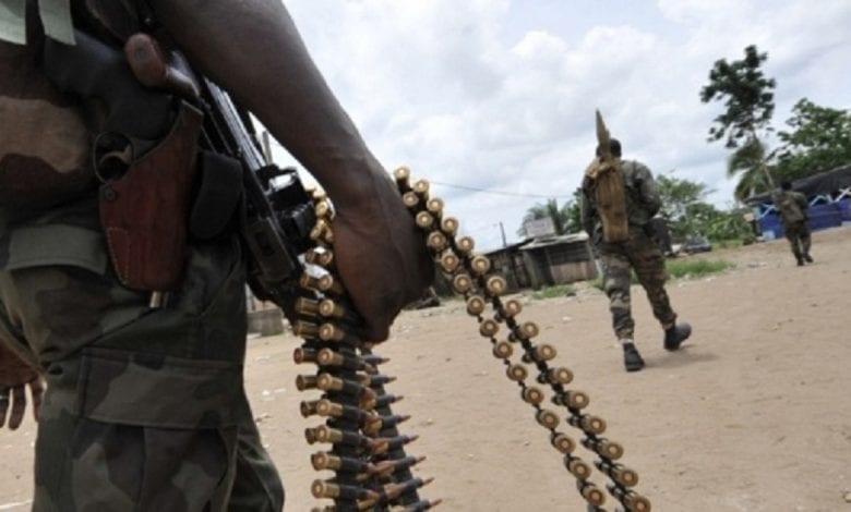 Exclusivité / Bongouanou: 5 militaires arrêtés dans des “Gbaka “, 17 kalachnikov emportées
