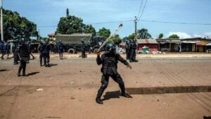 Guinée: Amnesty International Dénonce «Des Tirs À Balles Réelles» Des Forces De Sécurité