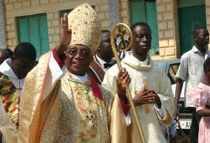 Mgr Kpodzro Demande À Emmanuel Macron De Traduire Faure Gnassingbé En Justice