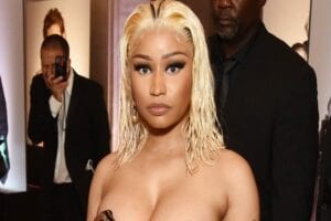 Nicki Minaj Aide Un Jeune Homme À Obtenir Son Diplôme