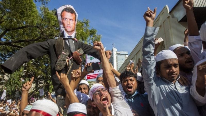 Rassemblements Anti-France Organisés Dans Le Monde Alors Que Les Tensions Augmentent