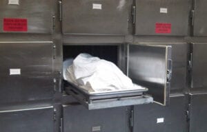 Une Sud-Africaine Retrouvée Vivante Dans Le Réfrigérateur D’une Morgue