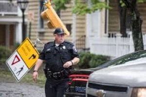 États-Unis : Un Policier Suspendu Pour Avoir Dit  » Trump 2020″ Au Micro De Sa Voiture De Patrouille