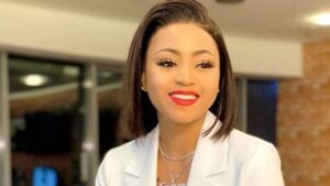  » Continuez À Parler De Moi, Je Compte Mon Argent » Dixit Regina Daniels