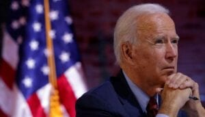 Coup De Tonnerre: Joe Biden Se Fracture Un Pied Dangereusement