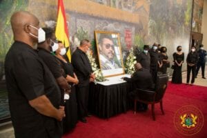 Décès De Jerry Rawlings : Nana Addo Chez L’ancienne Première Dame, En Images