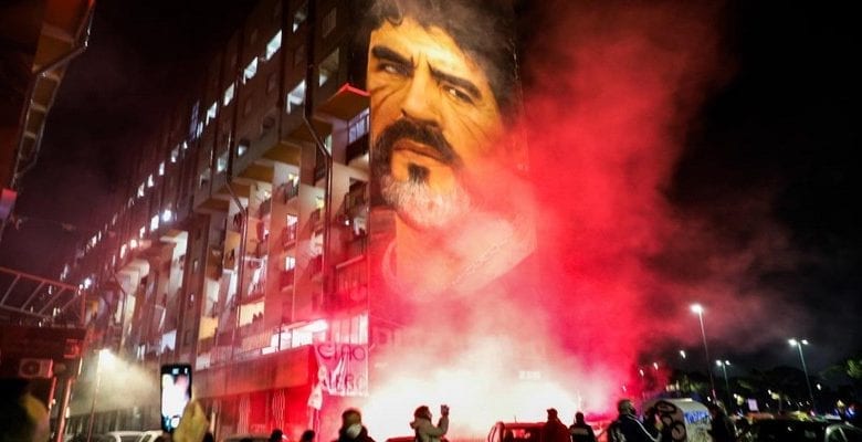 La Veillée Funèbre De Diego Maradona A Failli Tourner À L&Rsquo;Émeute