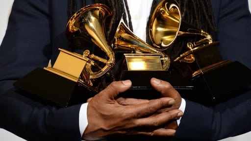 Les Grammy Awards 2021 Divisent Wiz Khalifa, Cardi B, Nicki Minaj