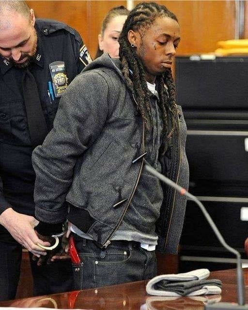 Lil Wayne Inculpé Risque Jusquà 10 Ans De Prisonpossession Darme