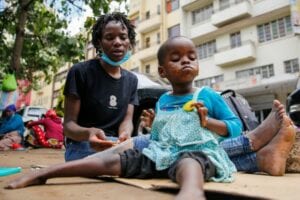 Triste Histoire De Marché Noir De Vente De Bébé Florissant