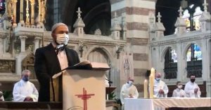 France : Les Musulmans Et Catholiques Ensemble À La Messe