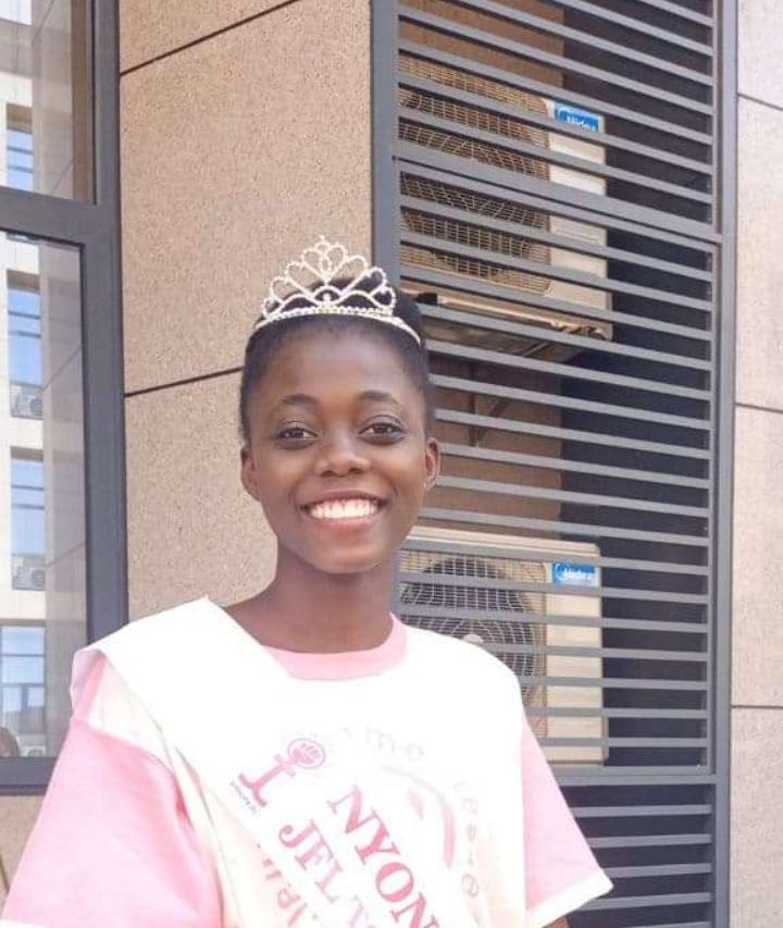 Togo : A 19 ans et en année de Master, elle devient la jeune animatrice