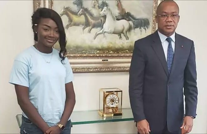 Dr Kouassi Brice doingbuzz1 - Côte d'Ivoire : Le Ministre Mamadou Touré a reçu la plus jeune docteure en pharmacie