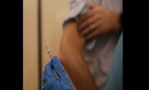 Coup De Tonnerre; Israël: Un Homme Meurt 2 Heures Après Avoir Reçu Le Vaccin Covid-19