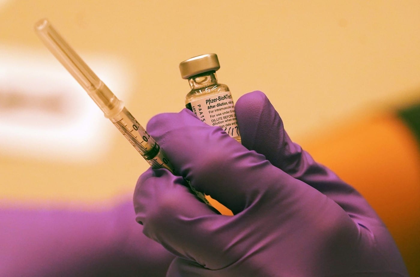 Australie : un projet de vaccin anti-coronavirus transmet le VIH SIDA