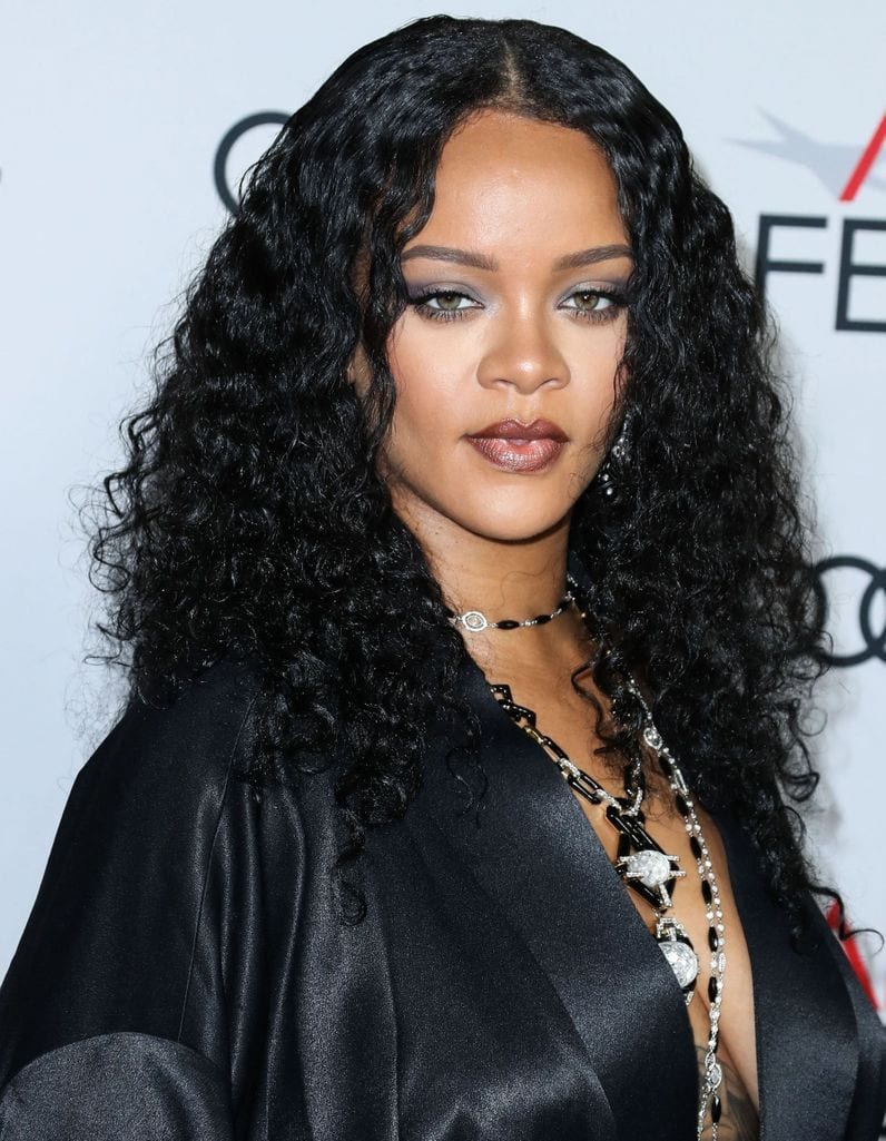 Rihanna Devoile Son Premier Selfie De 2020 Sans Maquillage