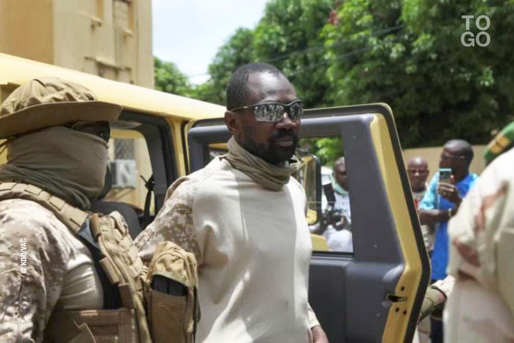 Le Putschiste Colonel Assimi Goita S’est Rendu Au Togo