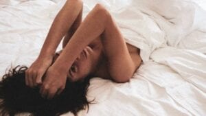 Voici 6 Astuces Surprenantes Pour Avoir Un Meilleur Orgasme Au Lit