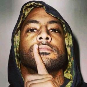 Booba: Le Rappeur Choque Ses Fans En Chantant  »  Hello » (Vidéo)