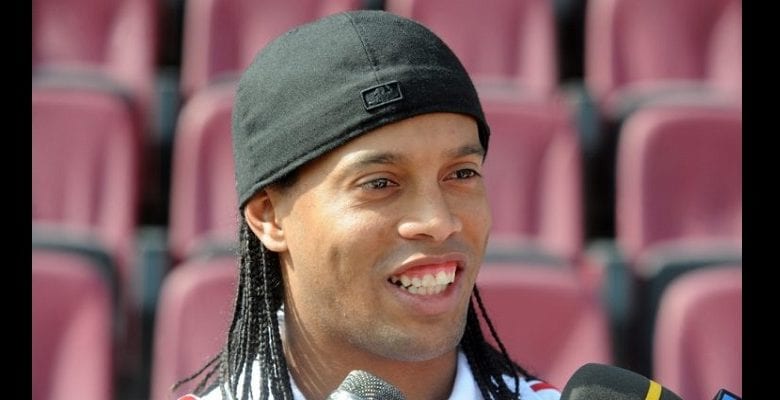 Reconversion : Ronaldinho Change De Métier (Video)
