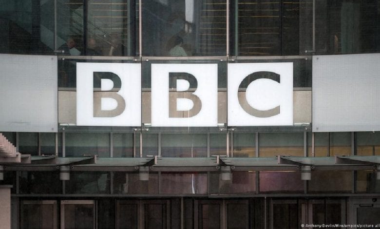Russie : La BBC protège ses journalistes suite à l’adoption d’une nouvelle loi