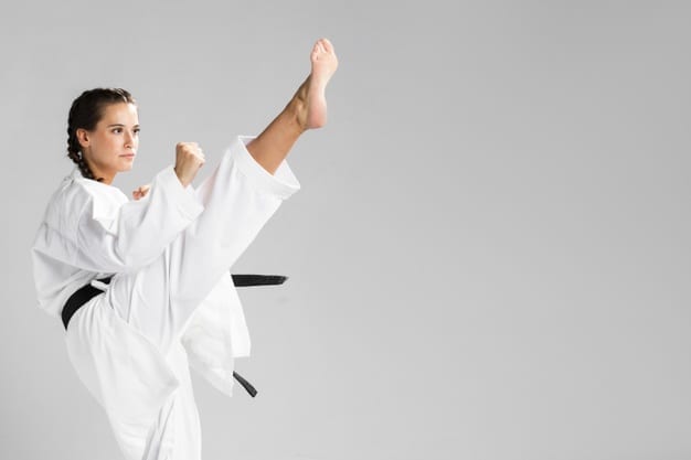 Je Bats Femme Elle Commence Cours De Karate Pourquoi Doingbuzz