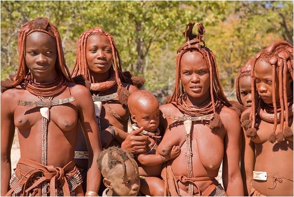 Namibie : cette tribu offre un rapport s€xuel aux invités