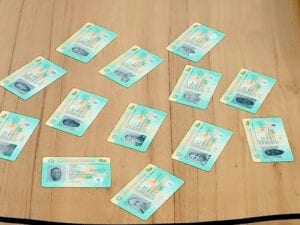 Bénin : Un Homme Arrêté Avec 21 Cartes D&Rsquo;Identité Lui Appartenant