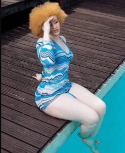 Screenshot 32 245x300 1 - La beauté de cette jeune fille albinos émerveille la toile(photos)