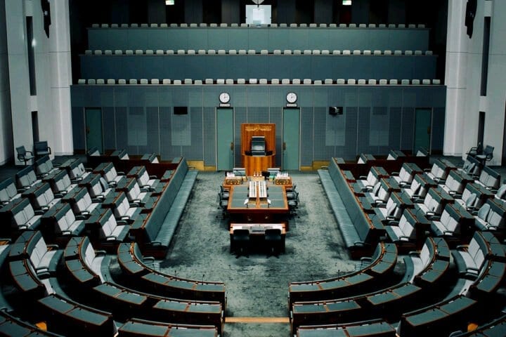 Australie : Des Vidéos D&Rsquo;Actes S3Xuels En Plein Parlement Provoquent Un Scandale