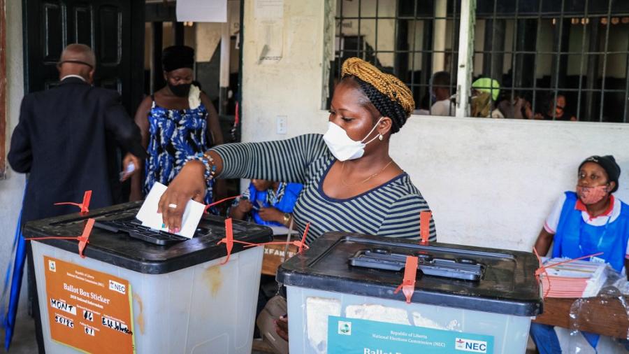 Les Libériens Ont Voté « Non » Au Référendum De George Weah