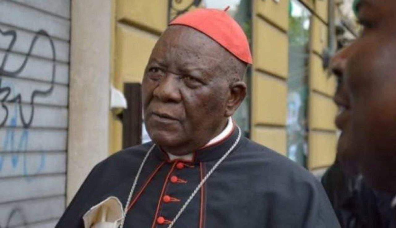 Cameroun Le Cardinal Christian Tumi Inhumé À La Cathédrale St Pierre Et Paul Douala