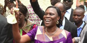 Côte D&Rsquo;Ivoire : Des Populations Envahissent Le Domicile De Simone Gbagbo