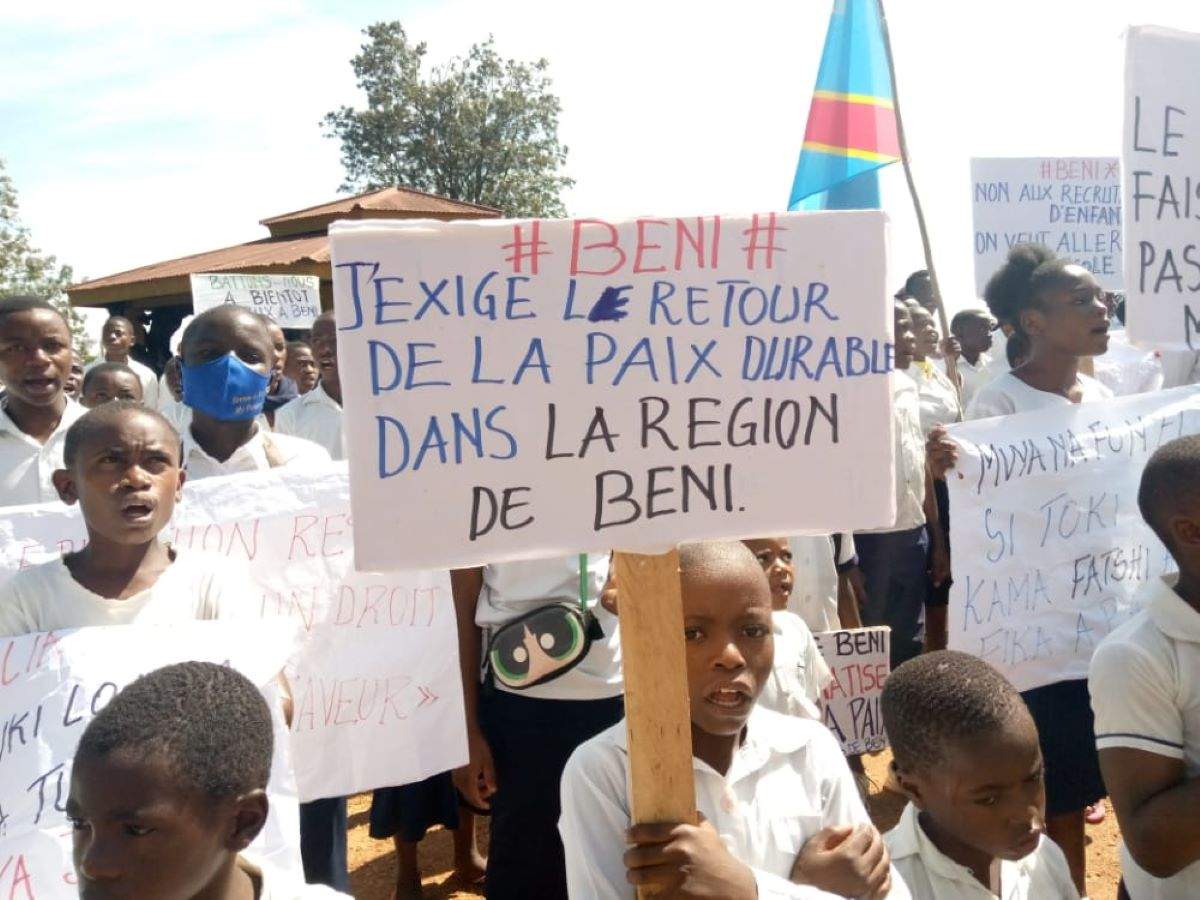 RDC : des femmes et écoliers exigent la présence de Félix Tshisekedi à Beni, dans l’Est