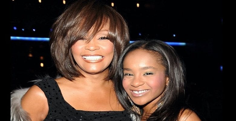 Retour Sur Le Décès De Whitney Houston Et Sa Fille Bobbi Kristina : Un Proche Accusé D’être Responsable