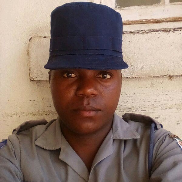 Zimbabwe : Un Policier Viole Une Femme Dans Un Commissariat