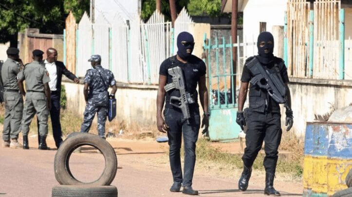 10 Morts Plusieurs Enlèvements Attaqueposte De Police Nigeria