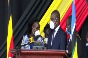 Ouganda : Des Coépouses « Se Battent » Lors De L’investiture De Leur Mari En Tant Que Député (Vidéo)